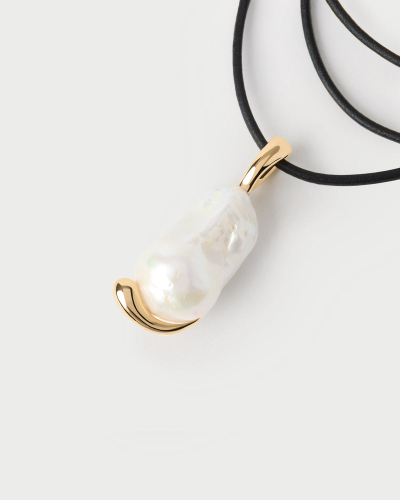 La perla pendant - 
  
    Sterling Silver / 18K Gold plating
  
