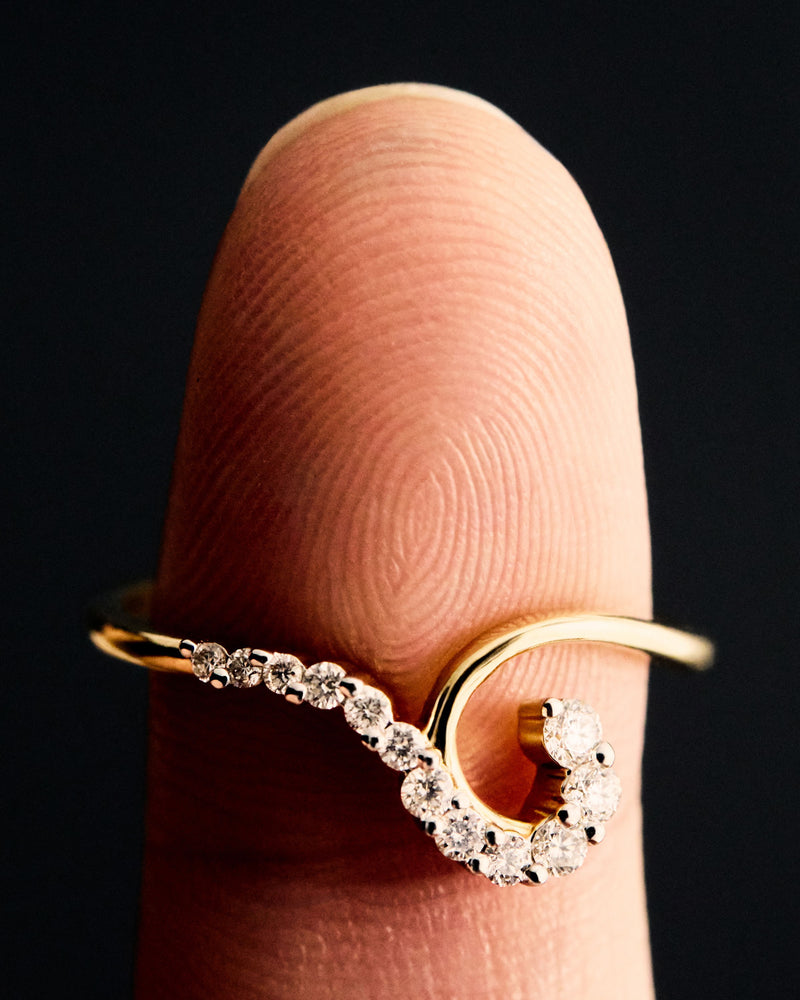 Diamonds and gold Gaia ring - 
  
    18K Gold
  
