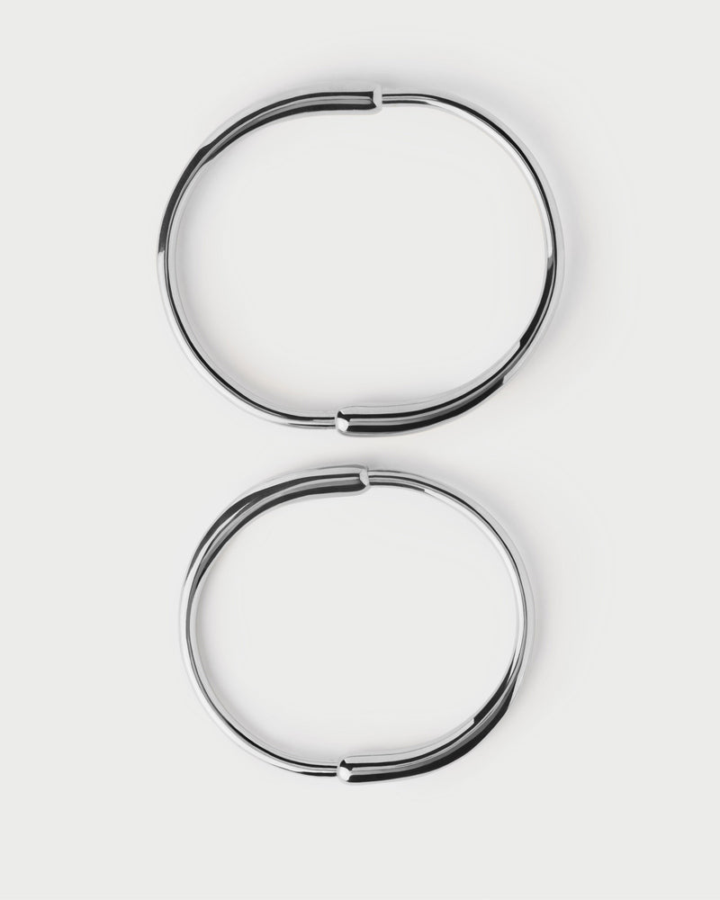 Loop bangle - 
  
    Brass / Rhodium silver plating
  
