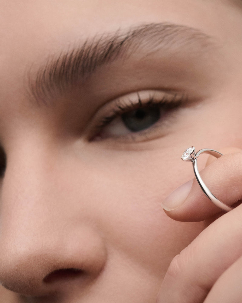 Diamond and white Grace Mini solitary ring - 
  
    18K White gold / Rhodium silver plating
  
