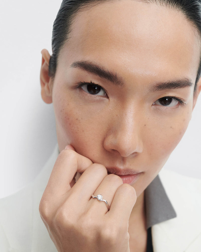 Diamonds and white gold Delia ring - 
  
    18K White gold / Rhodium silver plating
  
