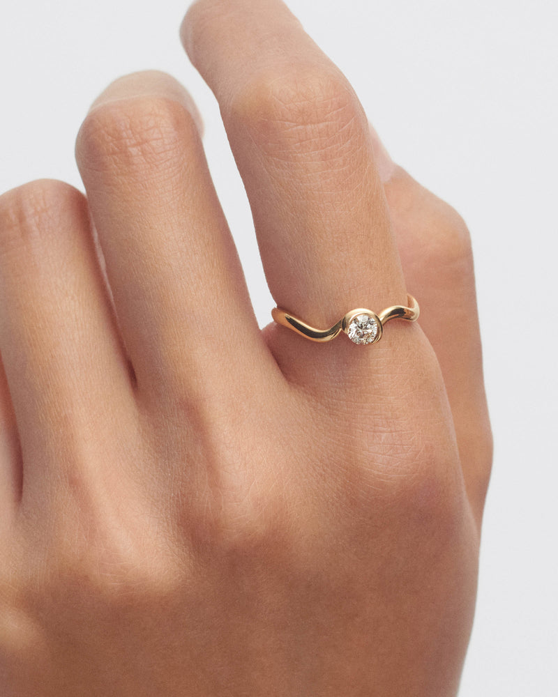 Diamonds and gold Delia ring - 
  
    18K Gold
  
